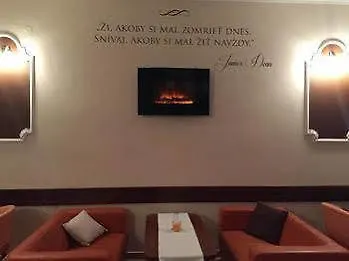 Garni Tatramonti فندق 3*